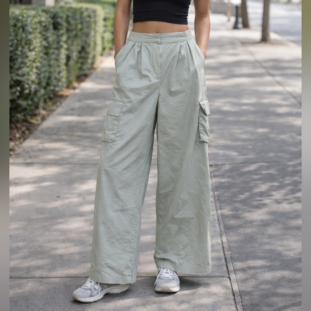 House of Harlow 1960 Wide Leg Pleated Cargo Pants - Light Sage Green Medium